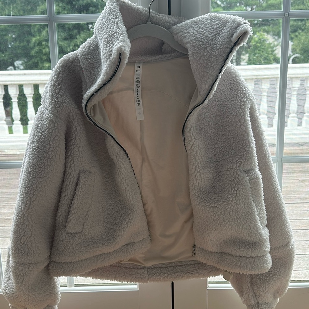 Lululemon Fuzzy Scuba